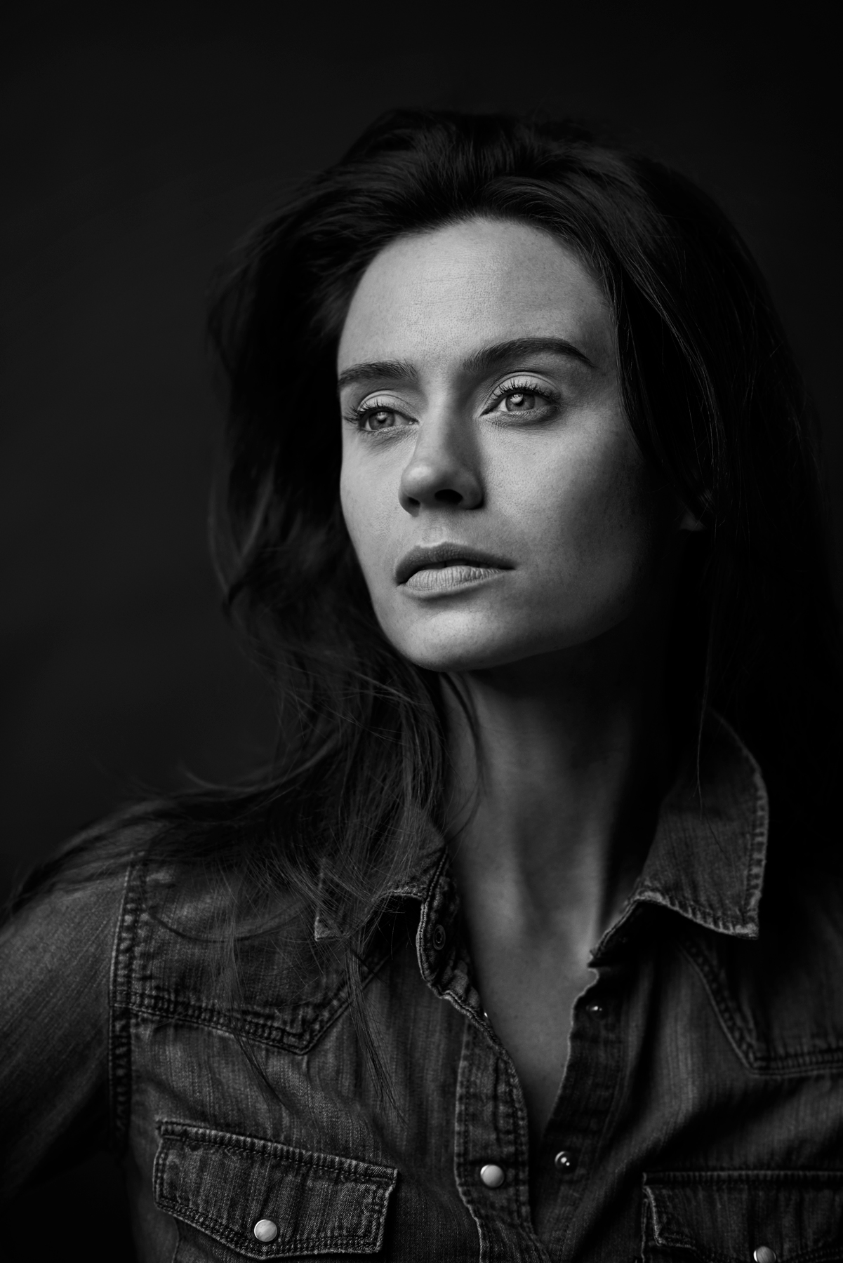 B&W portrait of female model